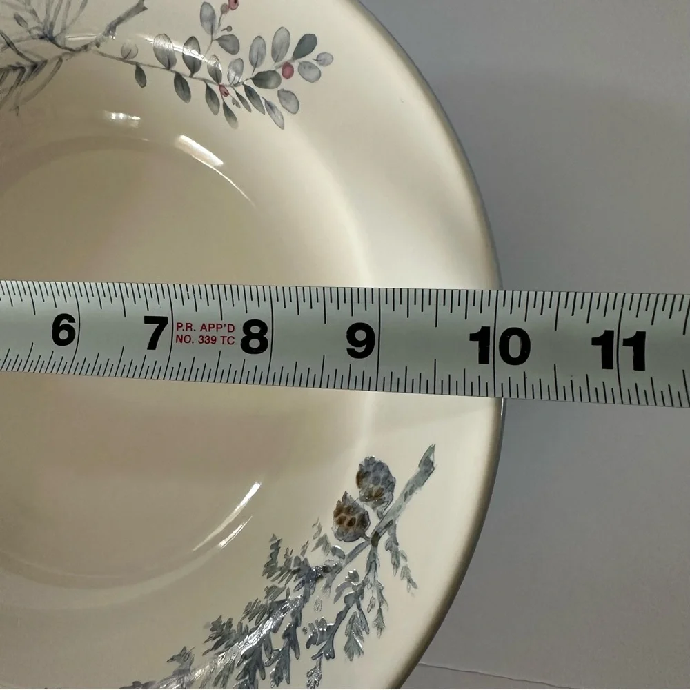 Pfaltzgraff Winter Frost Vegetable Bowl 10” Round 3” Tall White Polar Bear